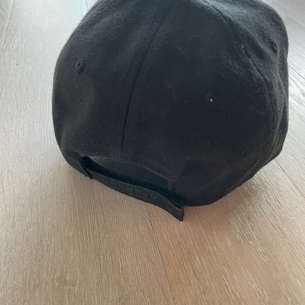 Toronto Raptors hat - Picture 2 of 5